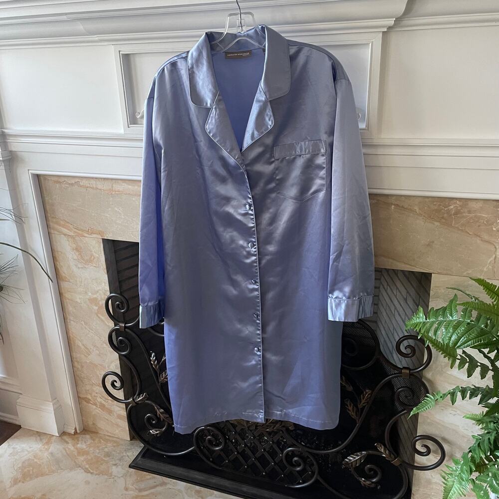 Valerie Stevens Light Lavender Satin Night Shirt Sz 1X